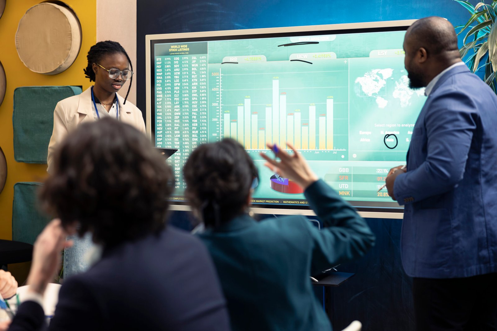 Traditional training methods often rely on passive learning. Interactive displays introduce dynamic content and hands-on activities, enabling employees to actively participate and engage with the material for better understanding.
